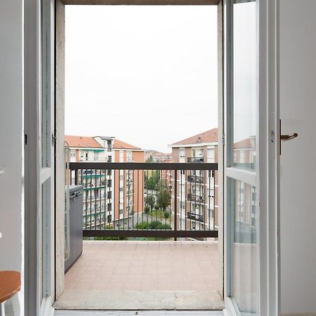 Apartment With Balcony -Bisceglie Red Line Subway Milan Exterior photo