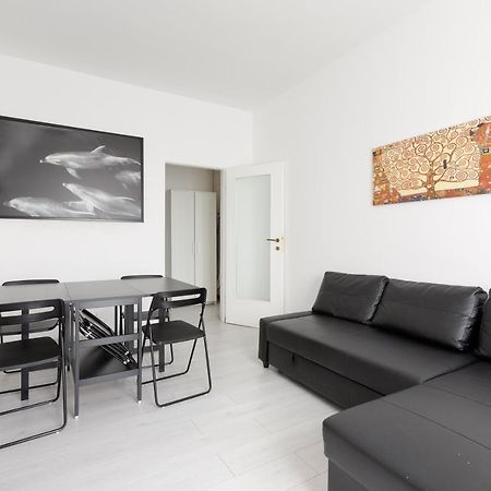 Apartment With Balcony -Bisceglie Red Line Subway Milan Exterior photo