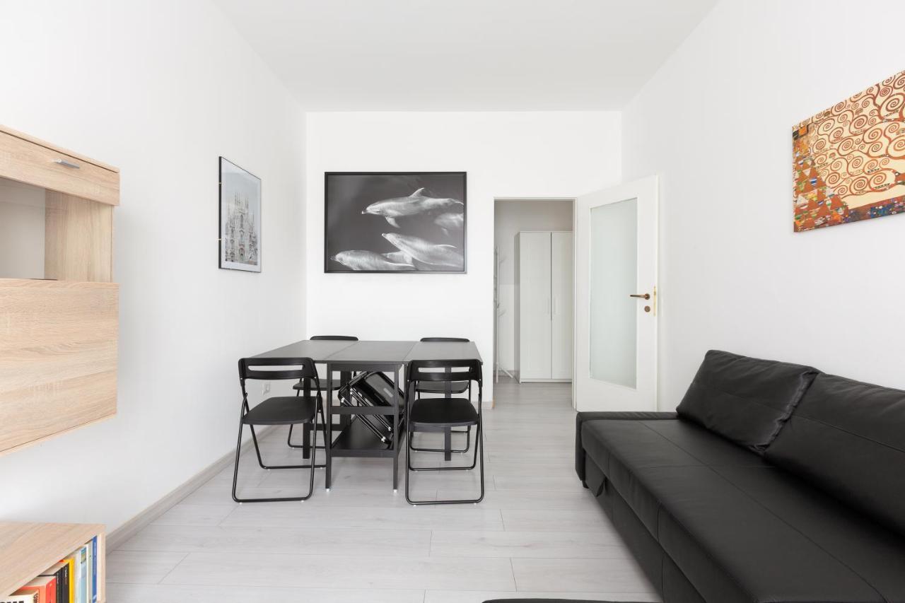 Apartment With Balcony -Bisceglie Red Line Subway Milan Exterior photo