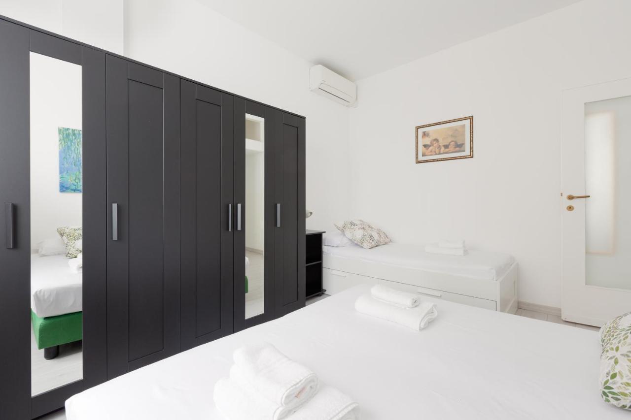 Apartment With Balcony -Bisceglie Red Line Subway Milan Exterior photo